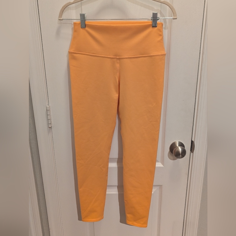 ALO Yoga 7/8 High-Waist‎ Airbrush Legging Size medium Cantaloupe